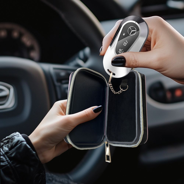 KLATKA FARADAYA TECH-PROTECT KLR300 POUCH KEYLESS RFID SIGNAL BLOCKER CASE BABY PINK